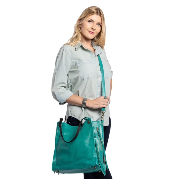 Old Trend Daisy Tote Bag + Pouch - Picture 13 of 14